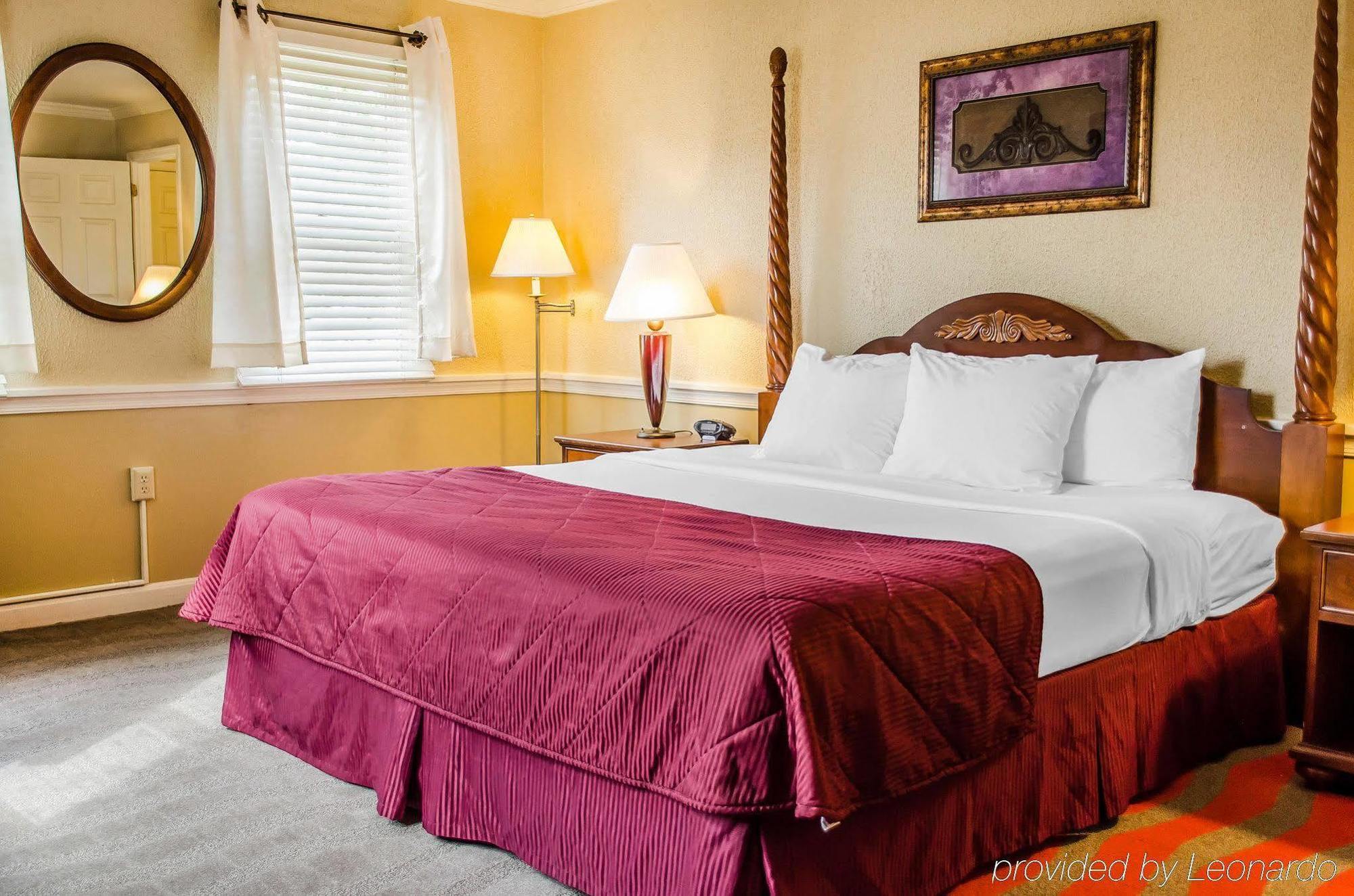 Clarion - Lancaster 3*